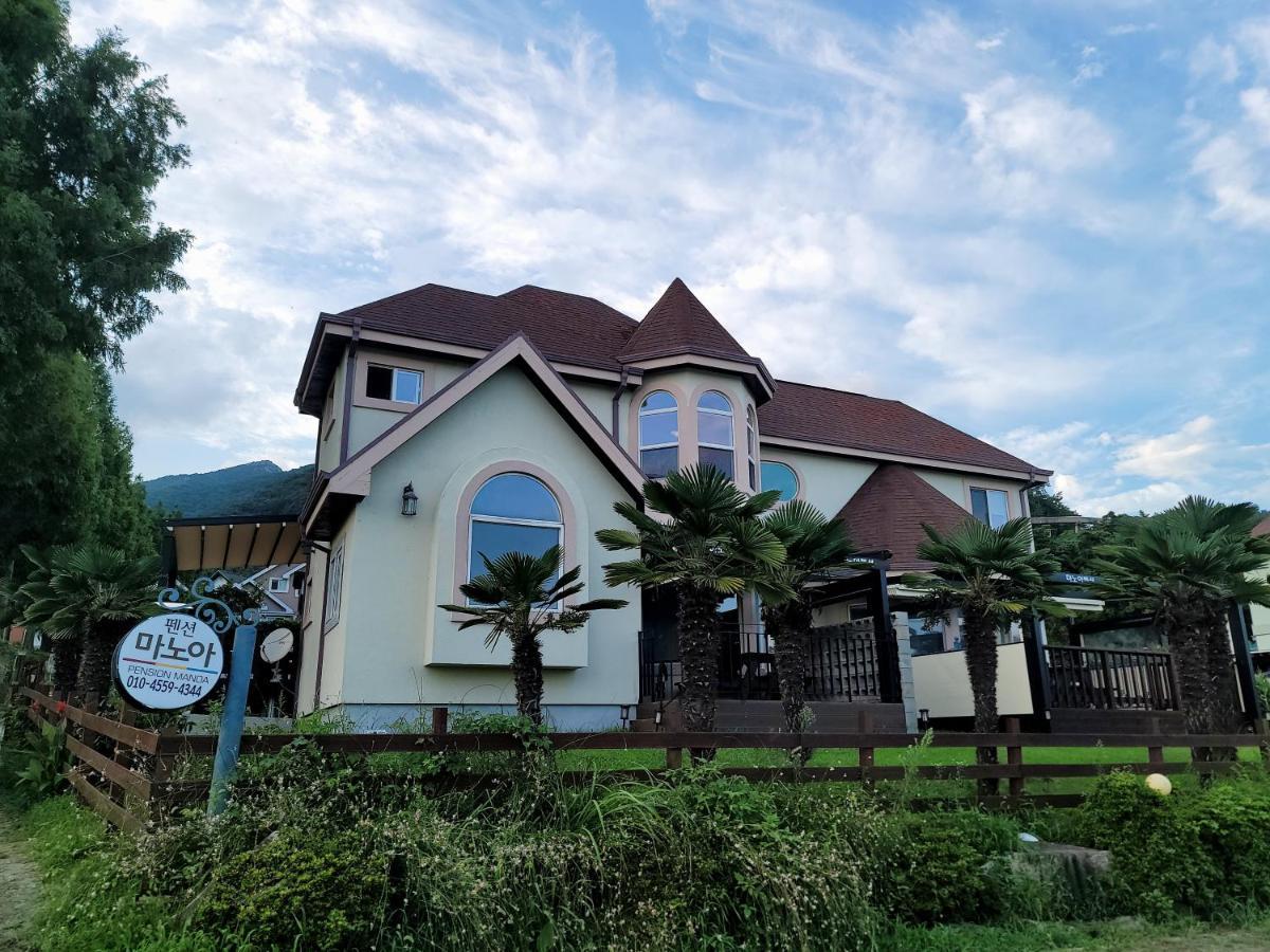 American Village Pension Manoa Namhae Bagian luar foto